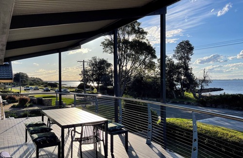 Kurnell Casa | Kurnell Waterfront home. nBayView. Just a few steps to calm beach.