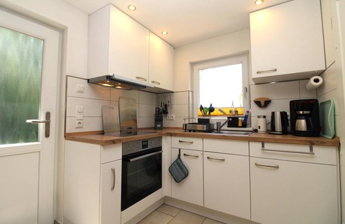 Kroepelin Casa | Küstenidyll Horst: cozy vacation home with 3 rooms, terrace and garden