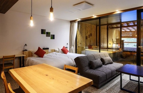 Aizuwakamatsu Casa | Kutsurogijuku Shintaki