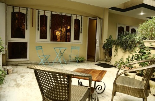 Malviya Nagar Apartamento | Kuvera Homestay / Fully Serviced Apartment in the heart of South Delhi!