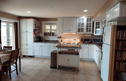 Vashon Island Apartamento | KVI BEACH HOUSE STUDIO! Directly Above Vashon's Favorite Beach!