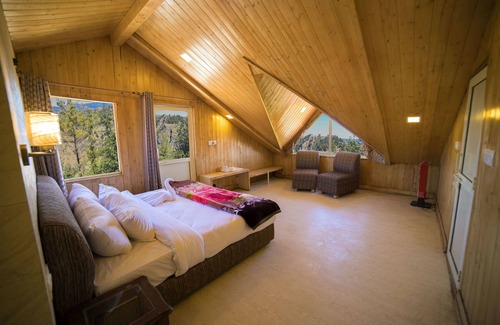 Theog Hotel | KVR Clarks Inn, Kufri