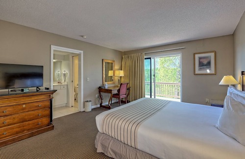 Clayton Condominio | KW_406 King Bed Unit