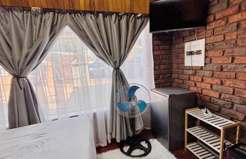 Standerton Apartamento | KwaDines Guesthouse