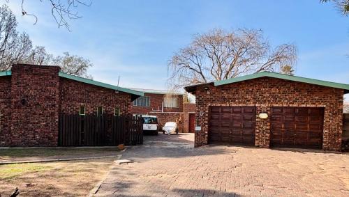 Standerton Apartamento | KwaDines Guesthouse