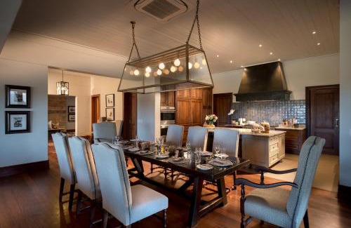 Grahamstown Cabina | Kwandwe Private Game Reserve - Fort House