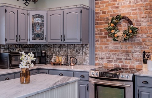 Shelbyville Cabaña | KY Bourbon Trail Home, King Bed, FirePit, Near Louisville