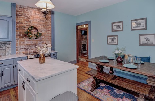 Shelbyville Cabaña | KY Bourbon Trail Home, King Bed, FirePit, Near Louisville