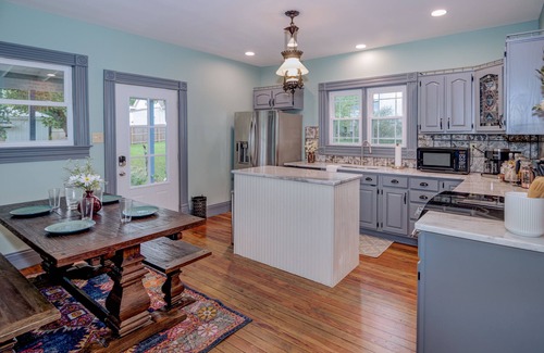 Shelbyville Cabaña | KY Bourbon Trail Home, King Bed, FirePit, Near Louisville