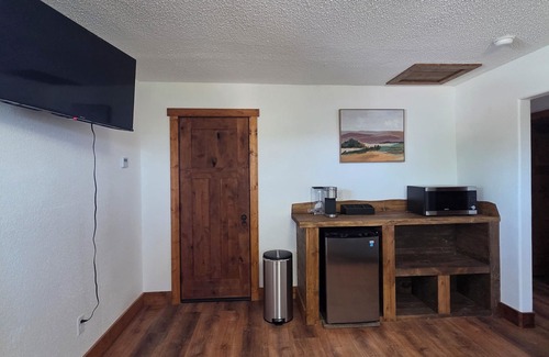 Cedaredge Apartamento | Kyles Grill and Bar