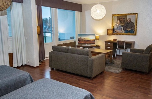 Ikaalinen Casa | Kylpylä-hotelli, kekkosen sviitti, room by Interhome