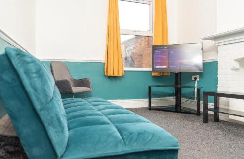 Derby Casa | Kyoto Central I 4 BDR House I 50 inch Smart TVs in Rooms I Large Spacious Rooms I Refurbished I Derby City Centre