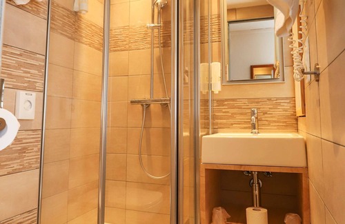 Brive-la-Gaillarde Hotel | Kyriad Brive La Gaillarde Centre