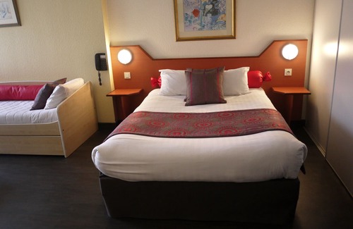 Vezin-le-Coquet Hotel | Kyriad Direct Rennes Ouest