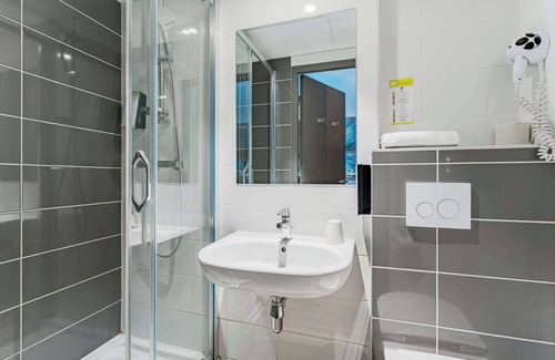 Chambray-les-Tours Hotel | KYRIAD DIRECT Tours Sud - Chambray Lès Tours