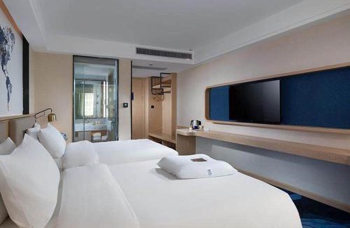 Dianbai District Hotel | Kyriad Marvelous Hotel Maoming Dianbai Wanda Plaza