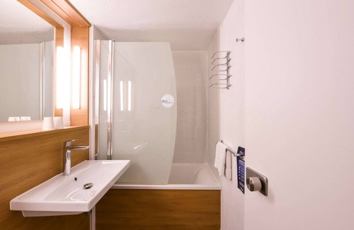 Villeneuve-Saint-Georges Hotel | Kyriad VILLENEUVE SAINT GEORGES