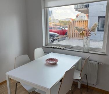 Kungshamn Apartamento | Lägenhet mitt i Kungshamn
