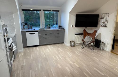 Farjestaden Apartamento | Lägenhet ovanför stall