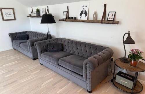 Farjestaden Apartamento | Lägenhet ovanför stall