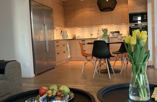 Aahus Apartamento | Lägenhet på Stranden i Åhus med Havsutsikt och Närhet Till Spa & Utomhuspool