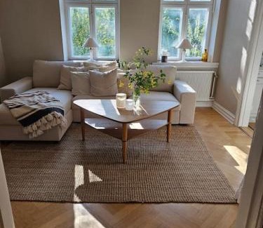Gislov Apartamento | Lärarinnabostad i vacker byskola