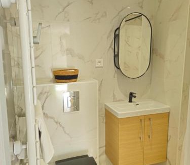 Les Romains Apartamento | Léo - Cosy Studio entièrement rénové avec courette