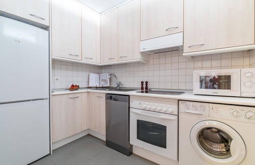 Prosperidad Apartamento | Cómodo apartamento con piscina y parking