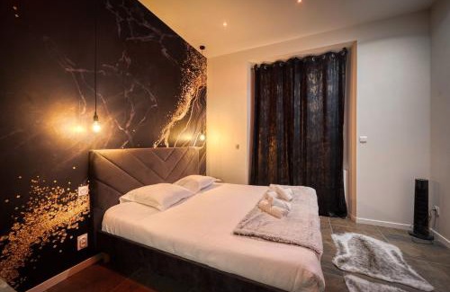 Quartier Chorier-Berriat Apartamento | L'Âme Étoilée - Love Room avec Balnéo & Sauna
