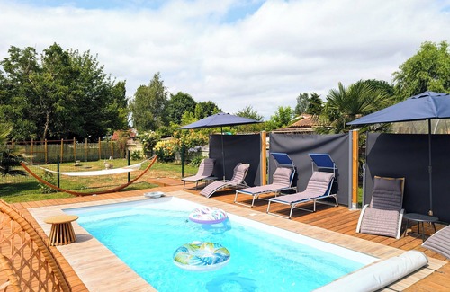 Hure Casa | Casa 150 m2 bañeras de relajación con bañera de hidromasaje, sillón de masaje, buhardilla