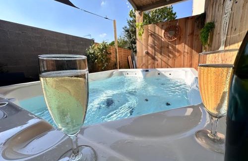 Barbatre Apartamento | L échappée Rémoise, jacuzzi proche caves champagne