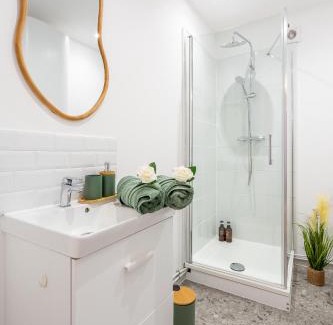 Clermont Apartamento | L'écrin des Bois - Proche aéroport Beauvais, Chantilly, forêt de Hez-Froidmont, parking public gratuit, Wifi & Netflix