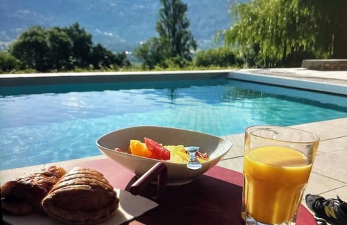 Saint-Savin Casa | L'élégance en Plein Coeur des Pyrénées