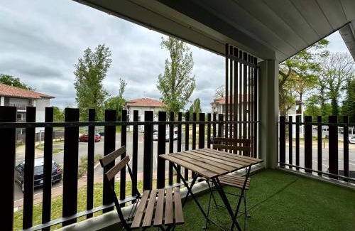 Mont-de-Marsan Apartamento | L'Émeraude - Proche Hôpital - Parking - Clim - Fibre - Terrasse