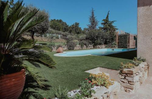 Connaux Casa | L'abeliano - House With Pool Near Uzs