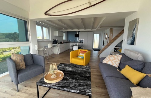 Plougonvelin Casa | "L'Abri côtier", exceptional location on the cliff with 180° sea view.