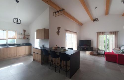 Fayence Casa | L'Aloha Gîte de charme au cœur de Fayence avec Vue Panoramique