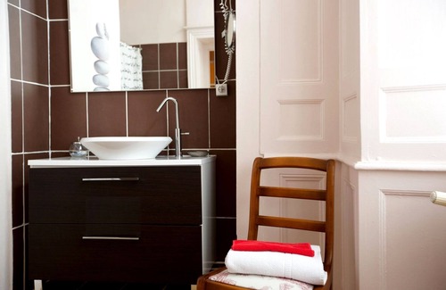 Jarnages Hotel | L'Alzire