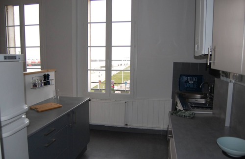Downtown Le Havre Apartamento | L'AMARRAGE APPT PERRET PANORAMIC SEA AND HARBOR VIEW