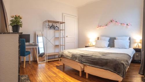 Verdun Apartamento | L'Amour de la Paix - Centre-Ville - Jardin - Proche gare - TV65"PrimeVideo - Ambiance très chaleureuse - Parking gratuit sous-vidéo surveillance proche - Géré par Presta-Zen'Services