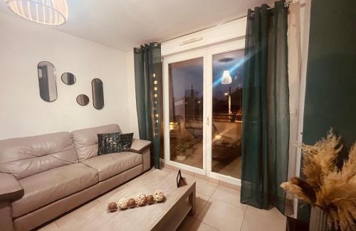 Route de Beaucaire Apartamento | L'AMOUREUX DE NIMES : P3 + parking privé