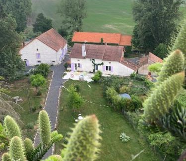Cindre Cama Y Desayuno | L'Anagramme, chambres, table d'hôtes et gîte pour adultes, naturistes ou non !