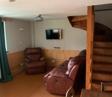 Port Talbot Otro | L and A Lodges