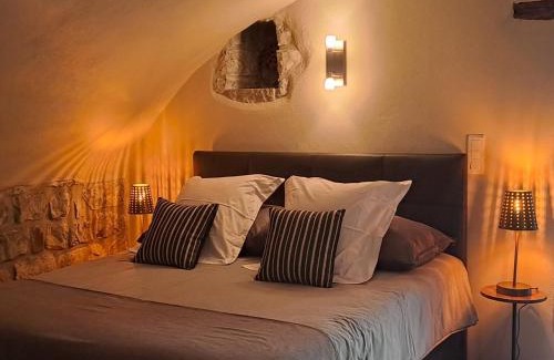 Berrias-et-Casteljau Casa | L Antre de Pierres - chambres d'hôtes et gites