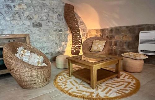 Berrias-et-Casteljau Casa | L Antre de Pierres - chambres d'hôtes et gites