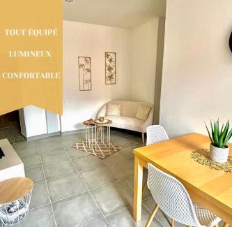 Cruas Apartamento | L'appart cosy Cruas ღ au pied du château
