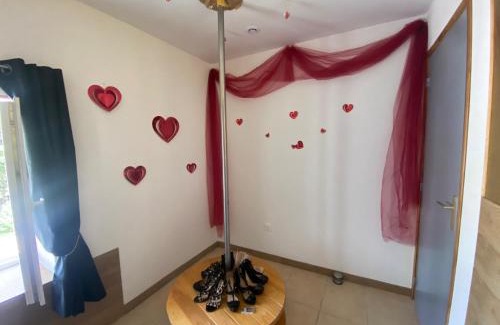 Begnecourt Apartamento | L Arc en Ciel Séjour cocooning pour deux avec ambiance Romantique