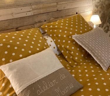 Eyguieres Cama Y Desayuno | L'Atelier de Marie