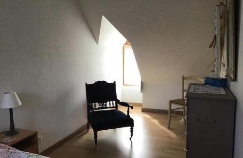 Pousseaux Casa | L'Atelier de Pierre 1-Bed Cottage in Pousseaux