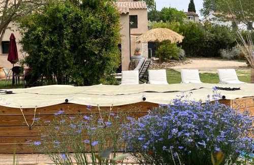 Le Castellet Casa | L Atelier gîte 3 étoiles avec piscine Le Jas des Oliviers